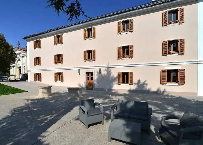 Stella Maris Pastoral Hotel *